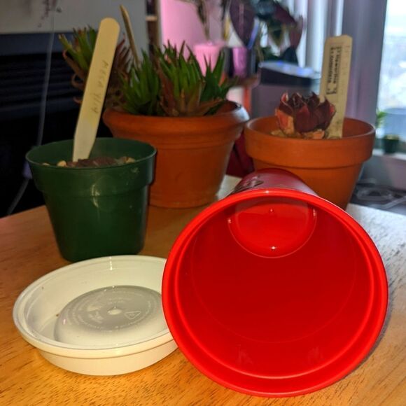 5$ Item! New 2022 Starbucks 25th Anniversary Grande Red Cup with Lid Never Used - Picture 3 of 5